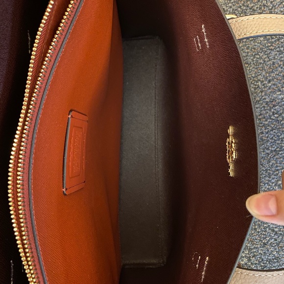 Coach Mollie Tote - Gold/Taupe Oxblood: SOLD OUT ONLINE - Picture 7 of 10